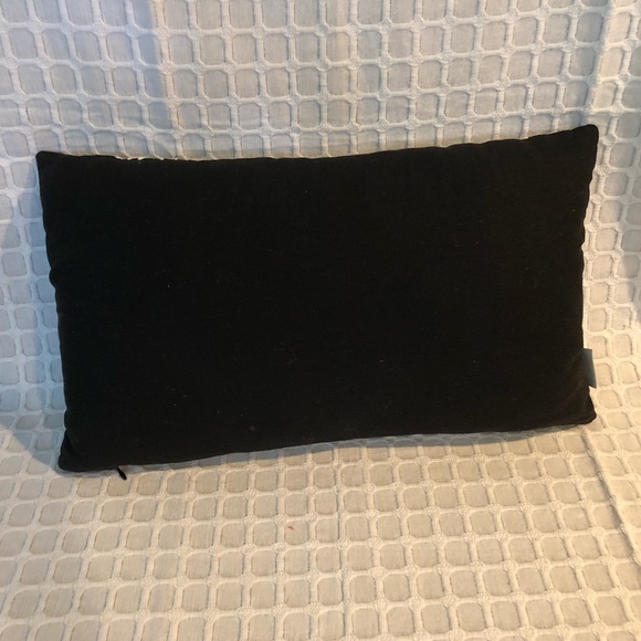 Decorative throw pillow - Picture 3 of 6